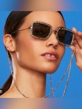 New Gucci Women Sunglasses Gold
Chain GG1112S
